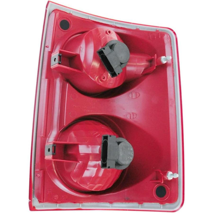【並行輸入品】AM Autoparts Taillight Assembly Compatible With 2005-2010 Dodge Dakoの画像