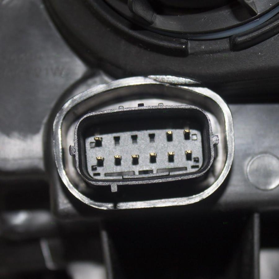 【並行輸入品】Brock Replacement Passenger Halogen Headlight with Chrome Bezel Compの画像