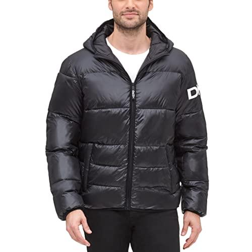 【並行輸入品】DKNY メンズ 防水 ウルトラロフト フード付きロゴ パファージャケット US サイズ: Large カラー: ブラック DKNの画像