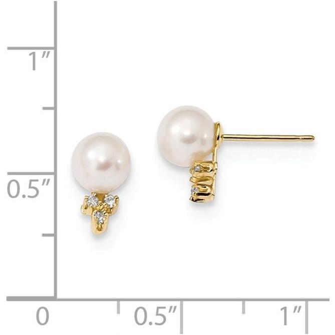 【並行輸入品】ソリッド14Kイエローゴールド 6-7mm ホワイトラウンド淡水養殖真珠 0.06ct ダイヤモンドポストスタッドピアス mm  パールの画像