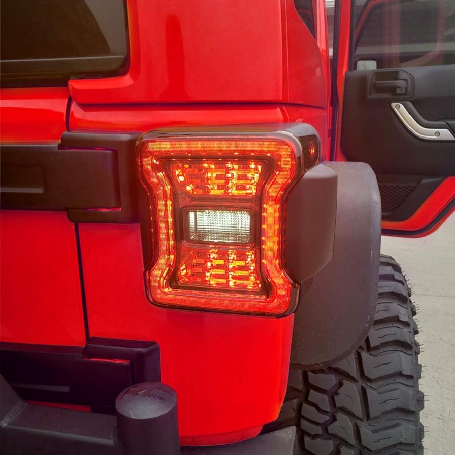並行輸入品】スモークレンズ LEDテールライト 2007-2018 ジープ