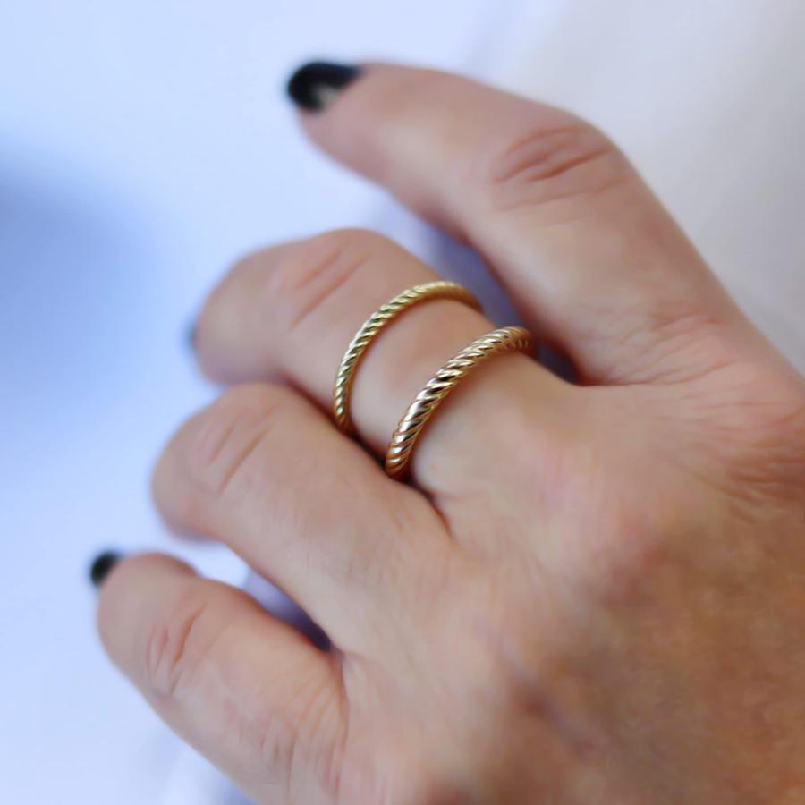 【並行輸入品】14K ゴールド ツイストケーブル スタッキングリング レディース, 宝石なし。 JULIETTE COLLECTION 14Kの画像