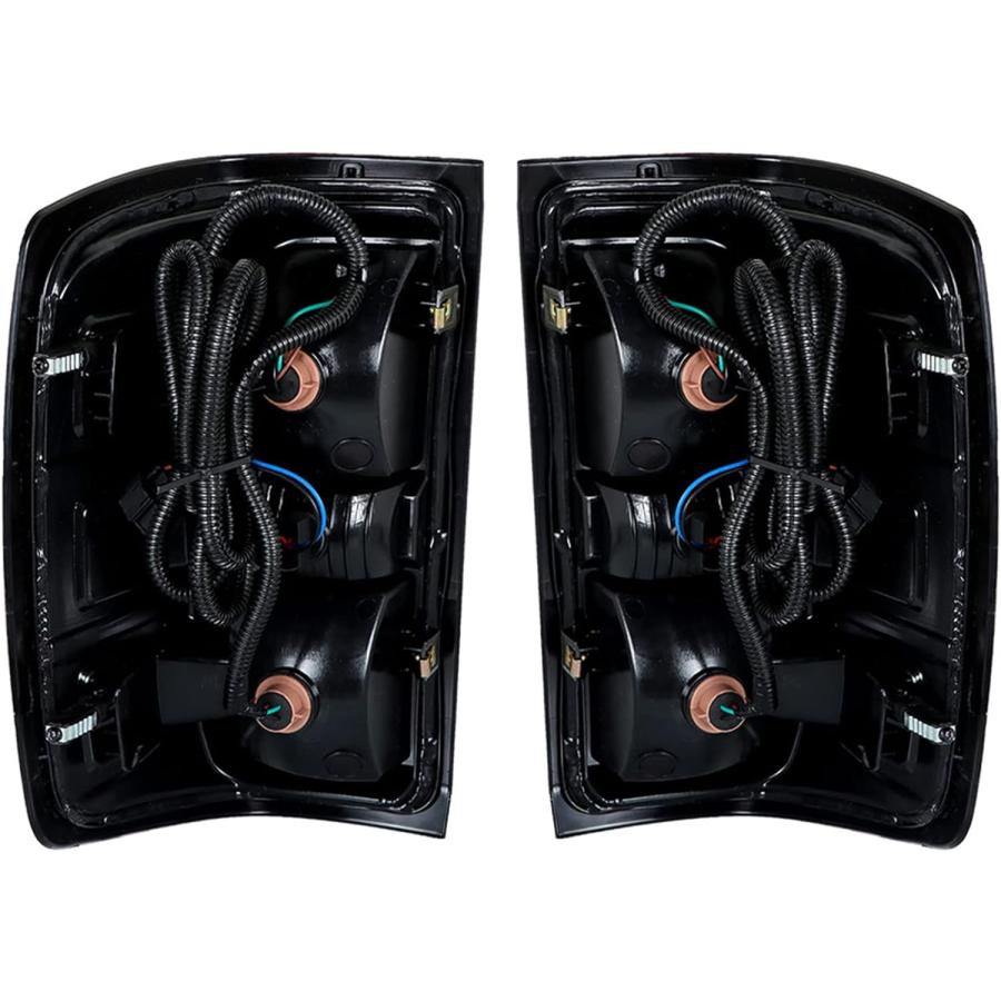 【並行輸入品】munirater リア左右テールライトブレーキランプ部品 交換用 2014-2018 シルバラード 1500 2500 3500 ドラの画像