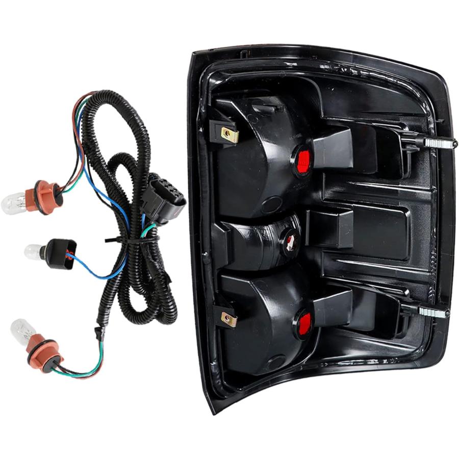 【並行輸入品】munirater リア左右テールライトブレーキランプ部品 交換用 2014-2018 シルバラード 1500 2500 3500 ドラの画像