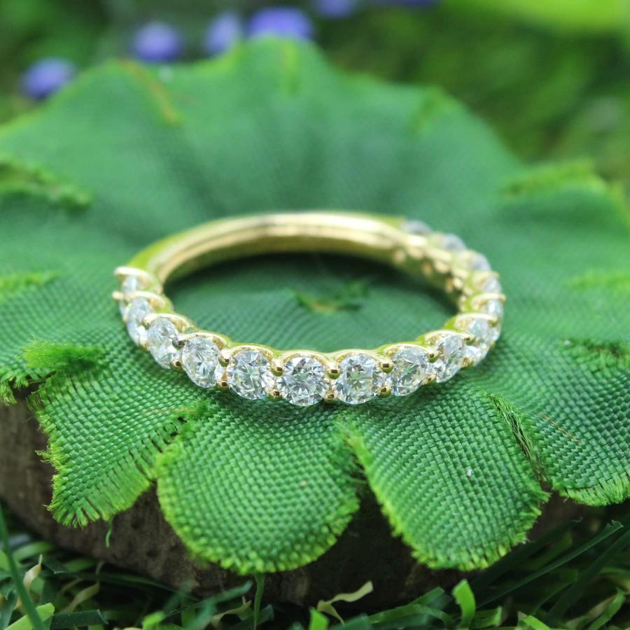 【並行輸入品】SAVEARTH DIAMONDS 1 1/3 ct.t.w ラウンドカット 人工モアッサナイト ダイヤモンド エタニティ 結婚指輪 1の画像