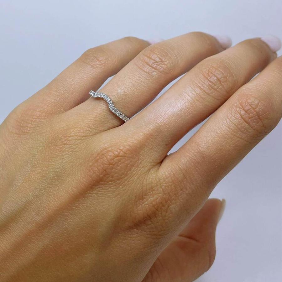 【並行輸入品】CTIEIP 10K/14K/18K ゴールド 1/5カラット 天然ホワイトダイヤモンド カーブウェディングバンド 重ね付け可能なの画像
