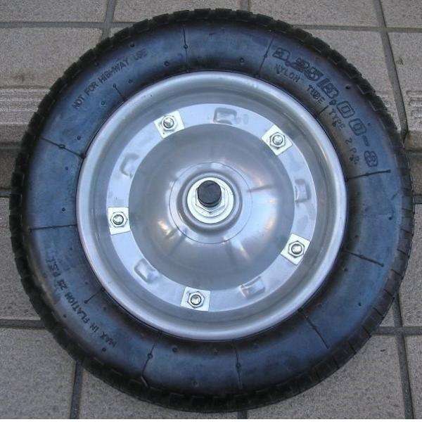 ノーパンクタイヤ13インチ 3.25/3.00-8（13×3） 2PR 農業用 一輪車