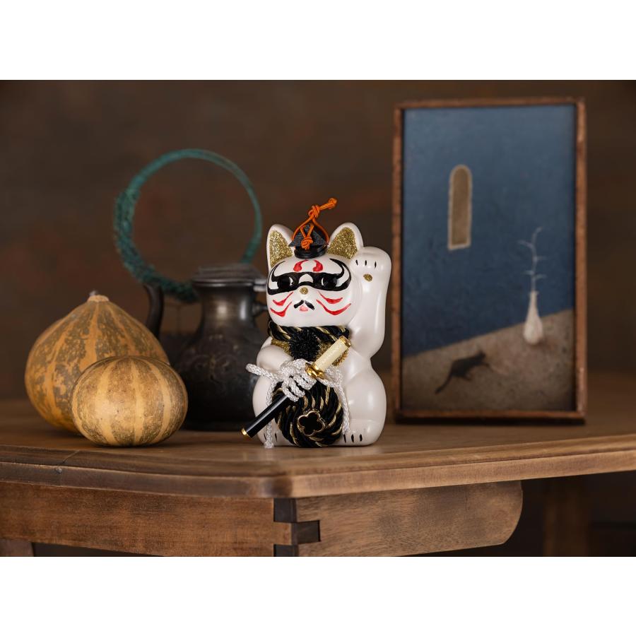 ねこ　あたま　置物 Amazon.co.jp: 招き猫 サバ白 右手をあげて『金招き』 金運 百万