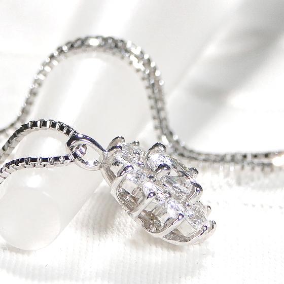 プラチナ pt900 0.7ct ダイヤモンド ネックレス 0.7カラット フラワー 