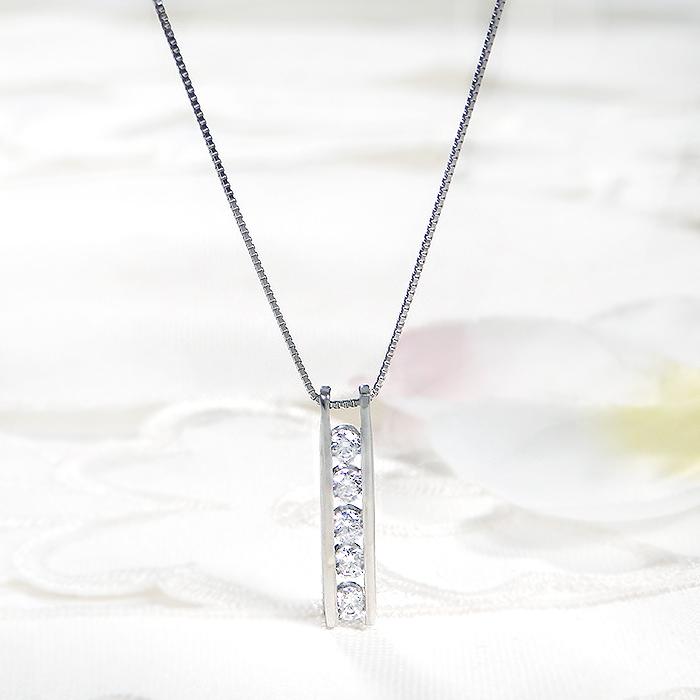 Pt900 0.30ct ダイヤモンド ペンダント 送料無料 Pt プラチナ 5粒 5年 