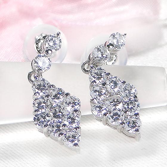 Pt900 1ct パヴェ ダイヤモンド ピアス 送料無料 ダイヤ パヴェ プラチナ 四角 可愛い 0.5カラット 1カラット 菱形 ひし形 ダイア スクエア 豪華 GUPE234の画像