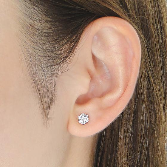 月です。プラチナ　ダイヤモンドピアス　計0.30カラット　Pt900 Pt900 0.3ct ダイヤモンド ピアス 送料無料 プラチナ 0.3