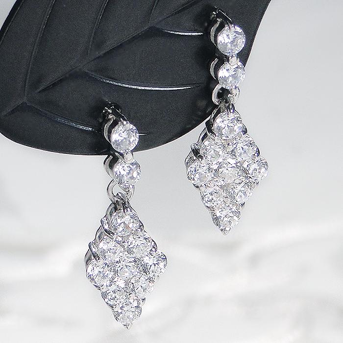 pt900 1.0ct ダイヤモンド ピアス 送料無料 ダイヤ プラチナ 揺れる 