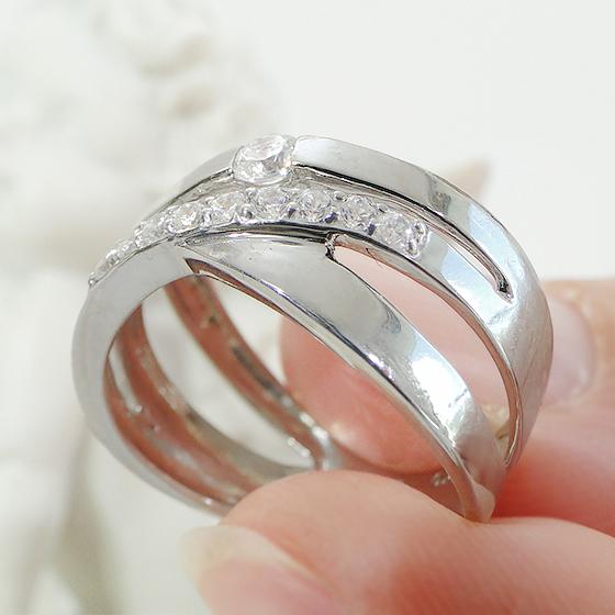 Pt900 0.28ct ダイヤモンド リング 送料無料 プラチナ クロス クロス