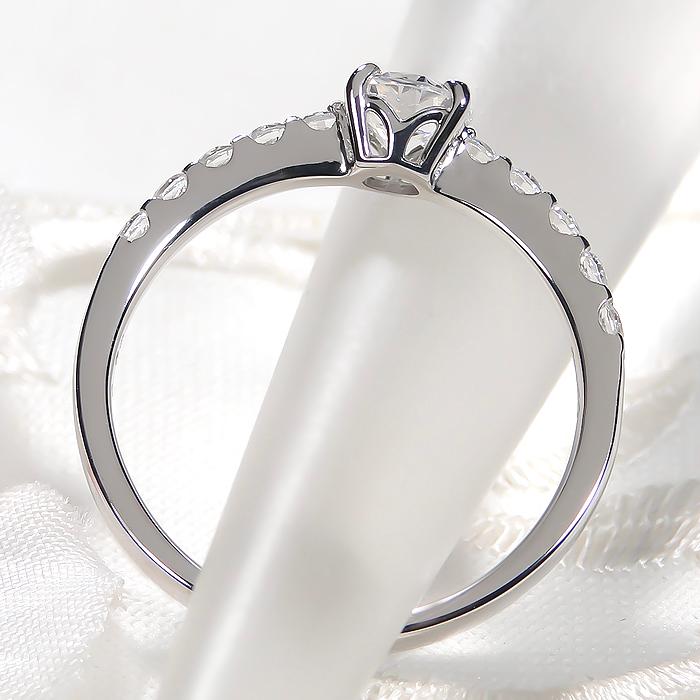Pt900 0.8ct ダイヤモンド リング センター石 中央宝石研究所 ソーティング付 送料無料 プラチナ PT 華やか ゴージャス 大粒 一粒 ひと粒 指輪 豪華 GUR1535の画像