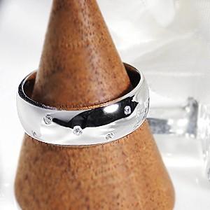 Pt900✨ダイヤ0.05ct付き✨シャープ✨シンプル✨リング✨ pt900 プラチナ ダイヤモンド ダイヤ 指輪 リング ドット 水玉 ポップ