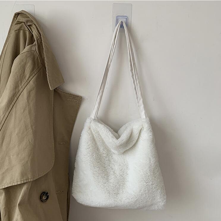 ショルダーバッグ ファー トートバッグ カバン レディース 無地 ファーバッグ レディースカバン ふわふわ 肩掛け もこもこ 可愛い 秋冬 代引不可 |  | 13