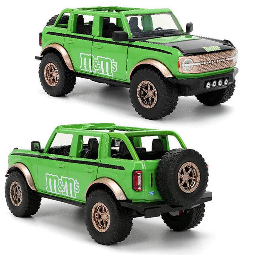 Jada 1/24 M&M‘s グリーン&2021 フォード ブロンコ　8/14 M&M'S レトロミニカー 1/24 JADA TOYS 2021 FORD BRONCO w/GREEN