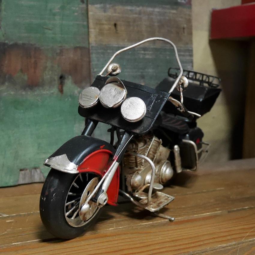 ヴィンテージ モーターサイクル WILD SEVEN オートバイ ブリキの