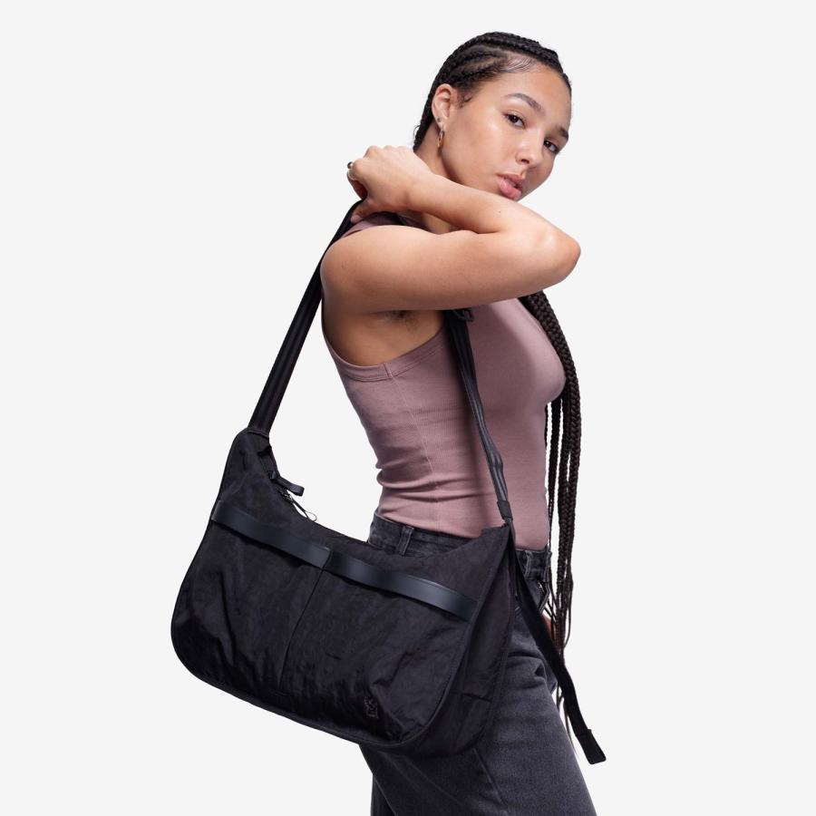 CHROME（クローム） バッグ メッセンジャーショルダーバッグ ヨヨギ