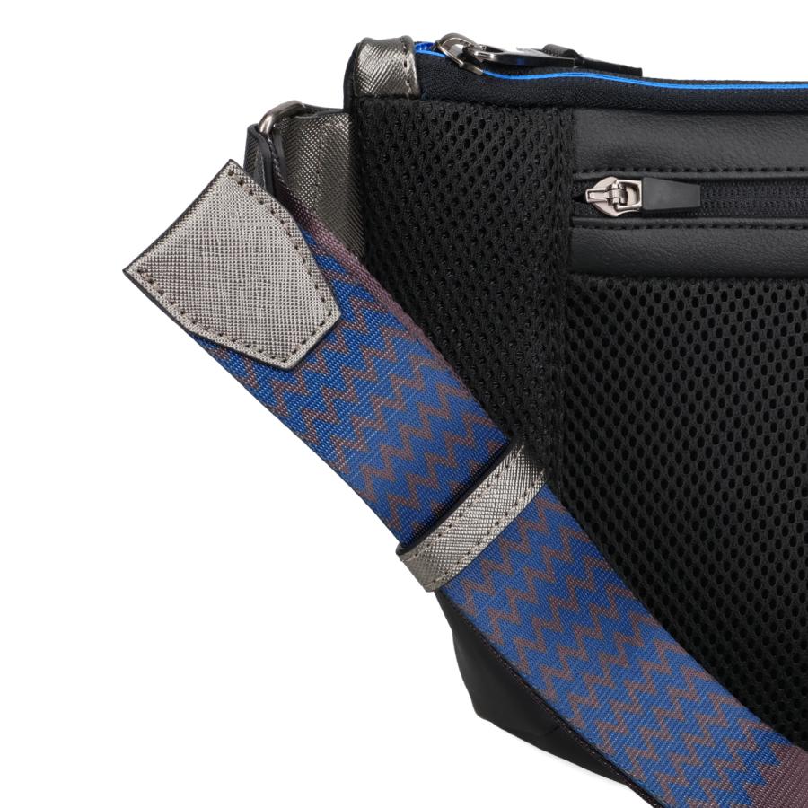 LANVIN en Bleu ランバンオンブルー ショルダーバッグ ボディバッグ