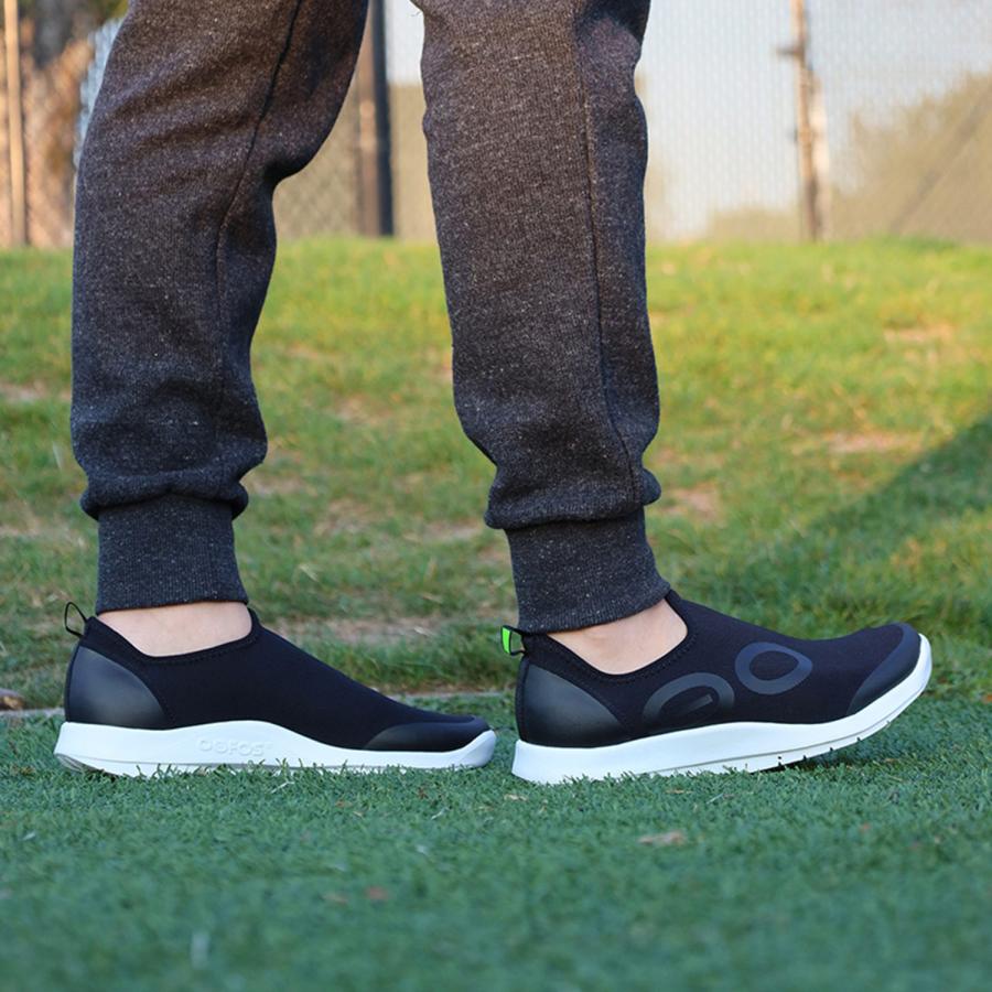 OOFOS（ウーフォス） リカバリーシューズ スニーカー スリッポン