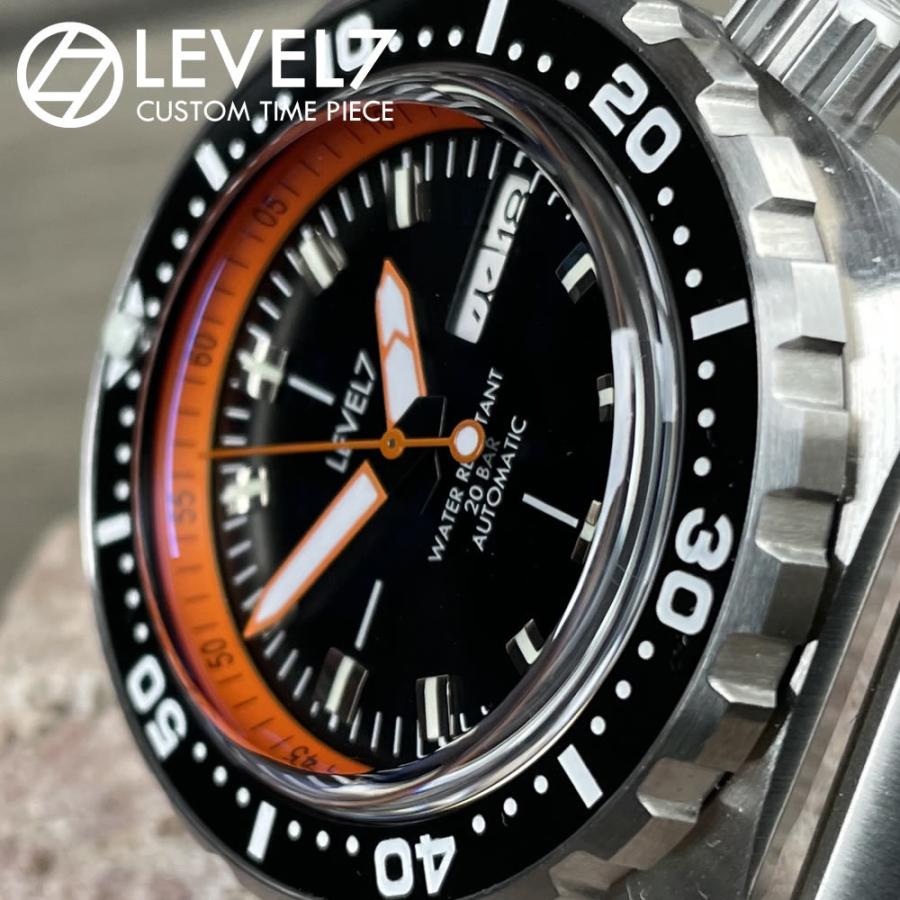 日本製 ハンドメイドの腕時計 20気圧防水 自動巻き SEIKO NH36 サファイアトップハット風防 316Lステンレス 腕時計 LEVEL7 LEVEL7 ベゼル 針 腕時計 インデックス 文字盤 TIME ケースには 錆に強く 低アレルギーな金属 医療器具などに使用される316Ｌサージカルステンレス 風防は 　耐水 防水性は 20気圧を確保 　蓄光 ハンズ には 薄暗い時 暗い時 どんな時でも カスタマイズ出来るパーツは 風防 新しい規格を考え 　もちろんLEVEL7のもう一つの柱でもあるレザー部門が 製作するハンドメイドレザーベルトも着せ替え出来ます その日の気分 季節 シチュエーションに合わせコーディネート出来る『大人の男が本気で遊べる腕時計』 組み合わせは 無限！　楽しみも無限大 新感覚の腕時計 それが このLEVEL7の『CUSTOM SII パーツのみ非売品