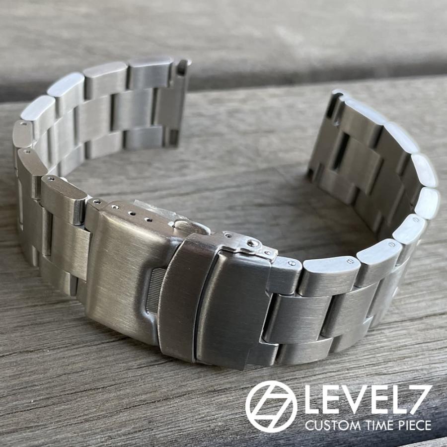 ラグ幅：22mm】無垢ステンレス 3連 ブラッシュシルバー/つや消し