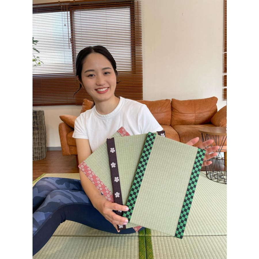 和楽美 ミニ畳 飾り畳 飾り台 人形台座 フィギア台座 (市松柄, 小 