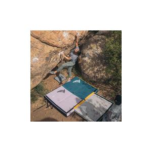 取引き決定！ロッククライミング用マット MadRock(マッドロック) Triple Mad Pad(トリプルマッドパッド) ※縦横に