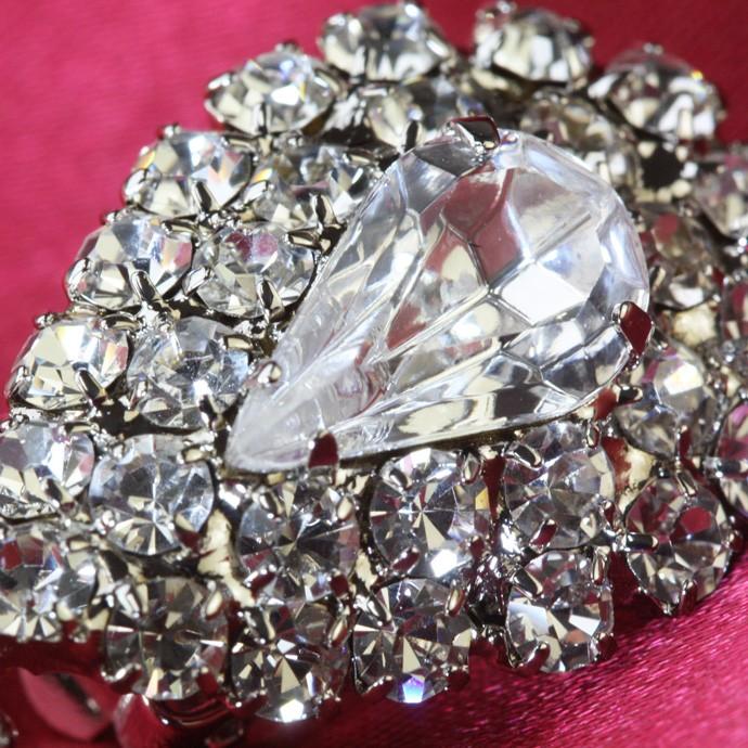 SWAROVSKI（スワロフスキー） イヤリング 痛くない 大ぶり 結婚式
