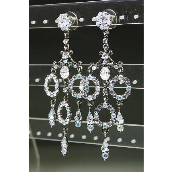 SWAROVSKI ピアス ゆれるピアス 大ぶり レディース