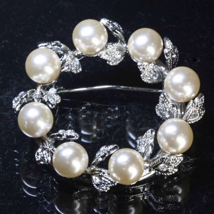 SWAROVSKI（スワロフスキー） ブローチ 真珠 パール コサージュ リース