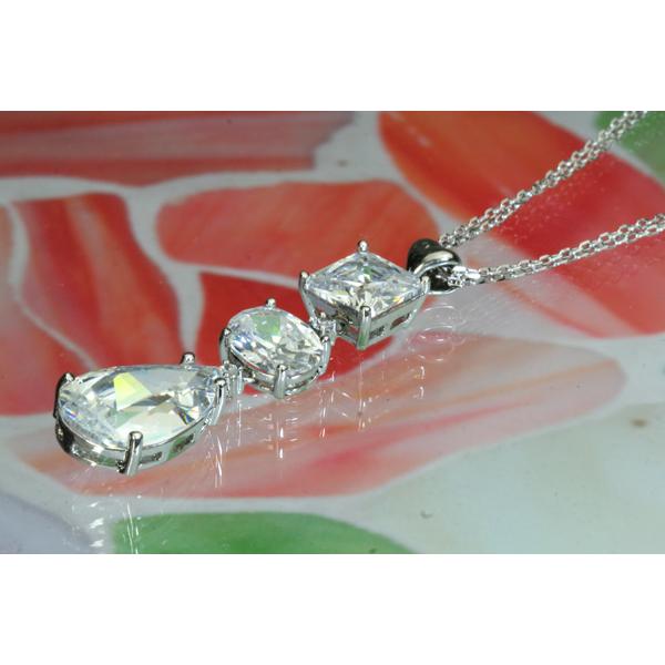 SWAROVSKI（スワロフスキー） ネックレス necklace レディース
