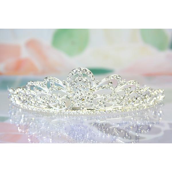 ティアラ tiara 結婚式 スワロフスキー 髪飾り カチューシャ ヘア 