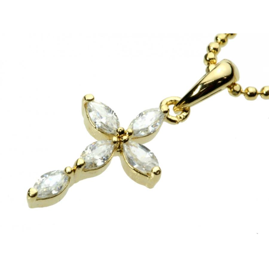 SWAROVSKI シルバー ダイヤモンドカット ネックレス SWAROVSKI（スワロフスキー） ネックレス CZダイヤモンド クロス