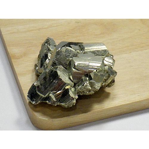 パイライト １９２ｇ 鑑別書付き クション Pyrite 黄鉄鉱 パイライトクラスター 原石 ペルー・ワンサラ鉱山産 全国送料無料 No.１７の画像