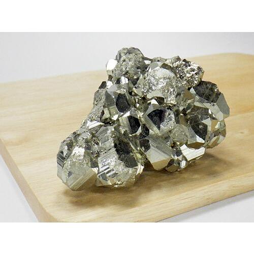 パイライト 325g 黄鉄鉱 原石 Pyrite パイライトクラスター ペルー 
