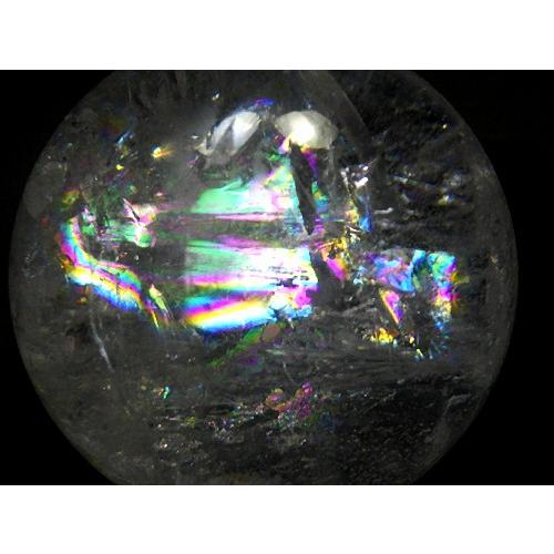 レインボークォーツ 天然水晶 ６１mm 丸玉 台座付き アイリスクォーツ スフィア 虹入り 水晶玉 ブラジル産 送料無料 No.０２の画像