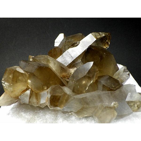 スモーキークォーツクラスター 重さ 708g 煙水晶 台座クッション