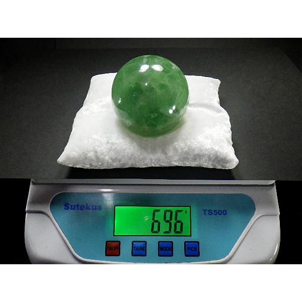 グリーンフローライト 大玉 65mm 695g 台座付き 丸玉 スフィア