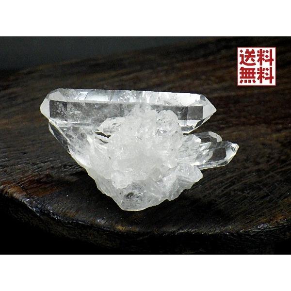 龍脈の精髄 ― 水晶 「純白の守護と浄化の光」 宮崎県産 保護猫活動支援