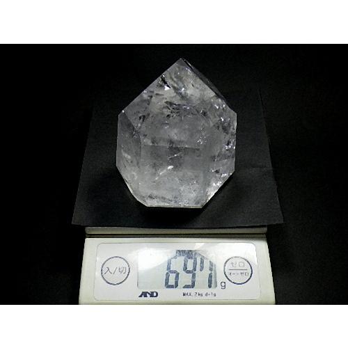虹入り天然水晶 ６９７ｇ 鑑別書付き レインボークォーツ アイリスクォーツ ポイント ブラジル産 送料無料 No.１７４の画像