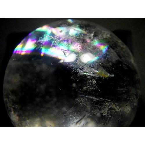 レインボークォーツ 天然水晶 57ミリ丸玉 台座付き アイリスクォーツ