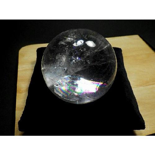 レインボークォーツ 天然水晶 57ミリ丸玉 台座付き アイリスクォーツ 