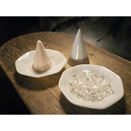 ヒマラヤ天然岩塩 盛り塩 水晶原石チップ 八角皿2皿 固め器付きセット