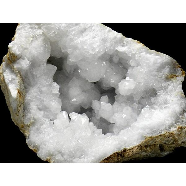 天然水晶 3．8kg 超特大サイズ ジオード クォーツ 晶洞 水晶ドーム