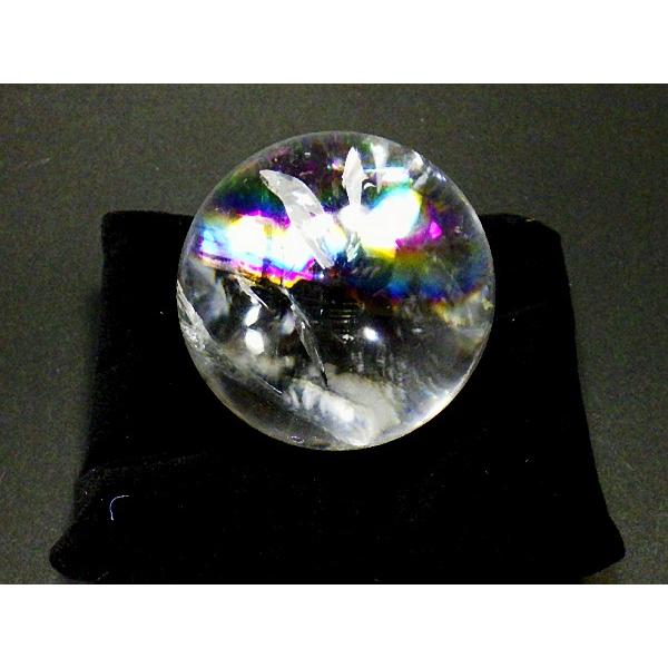 レインボークォーツ 天然水晶 52ミリ丸玉 台座付き アイリスクォーツ