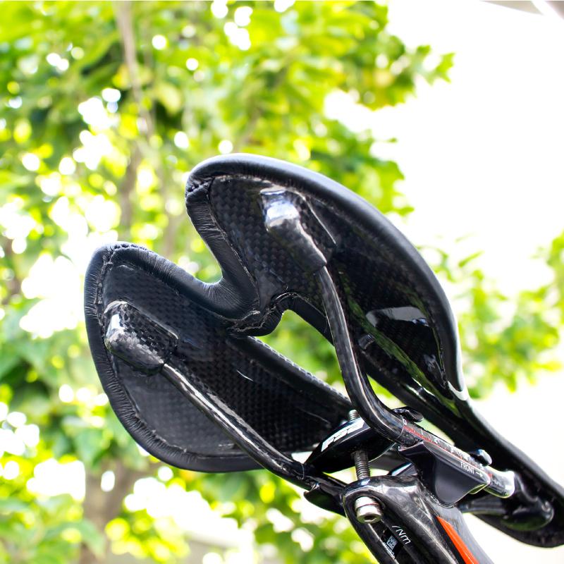 GORIX 【送料無料】GORIX ゴリックス カーボンサドル 自転車 GORIX 【送料無料】GORIX ゴリックス カーボンサドル 自転車