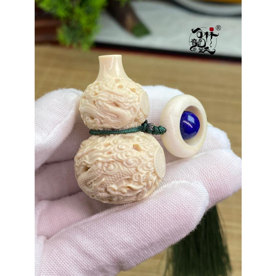 げっ歯類】 天然 モンマスの牙 手彫り 福禄双収 キーホルダー/バッグ ?